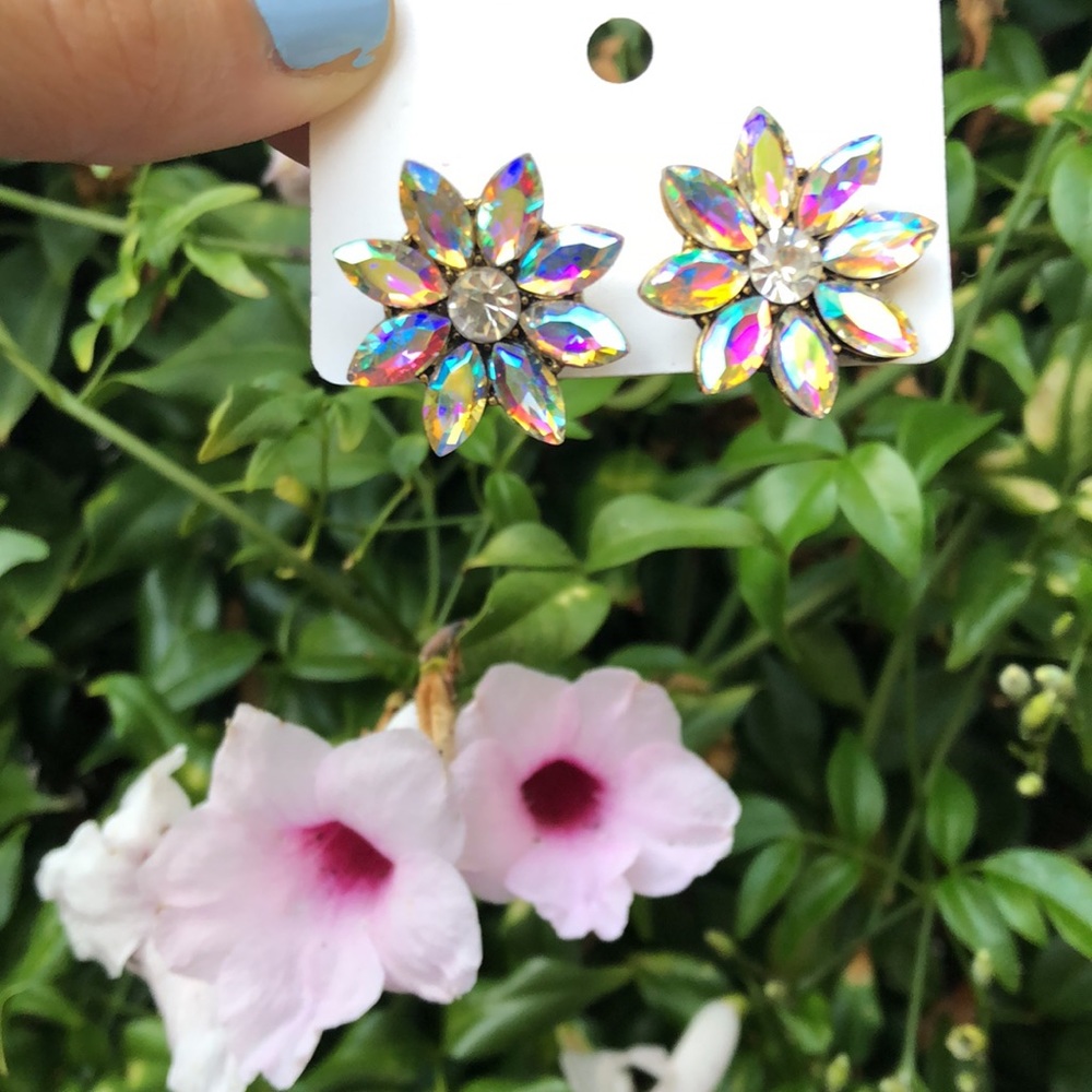 Gorgeous Aurora Borealis + Gold Crystal Flower Statement Earrings - Picture 13 of 13